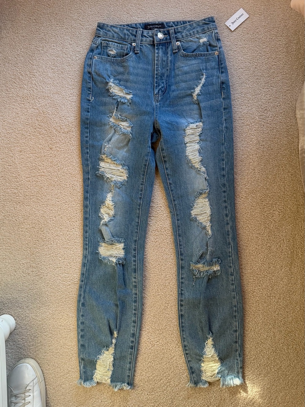 NWT Juicy Couture Women’s Venice Straight Med. Blue Destroyed Skinny Jeans, 26
